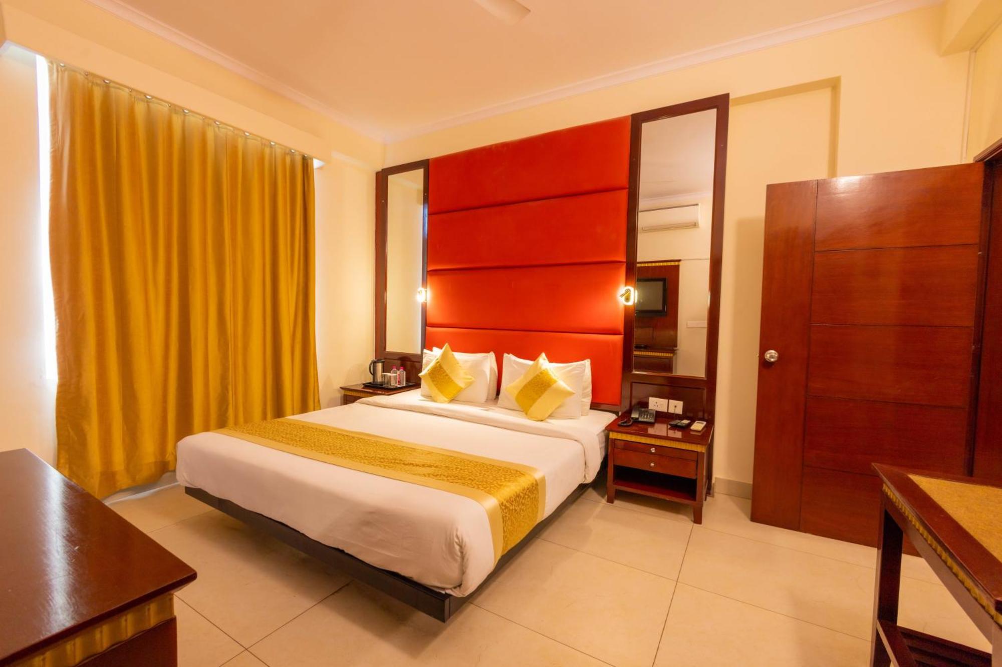 Отель Crestmont Ashapurna Jaipur, Banipark Экстерьер фото