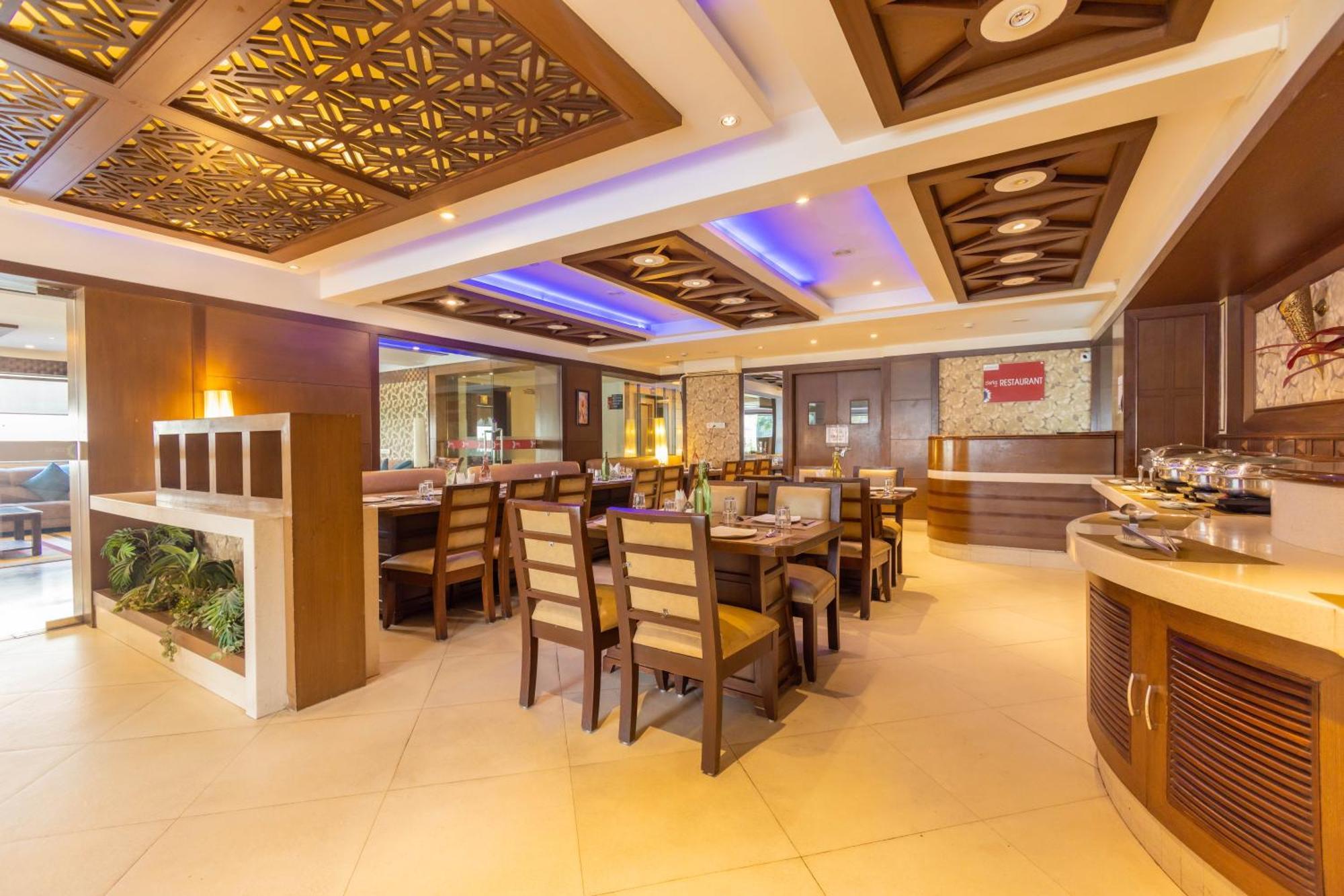 Отель Crestmont Ashapurna Jaipur, Banipark Экстерьер фото