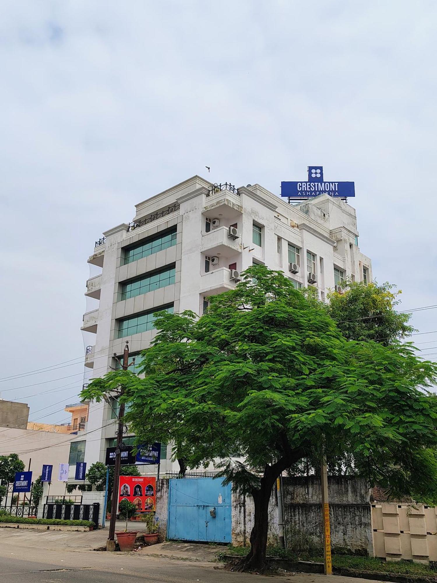 Отель Crestmont Ashapurna Jaipur, Banipark Экстерьер фото